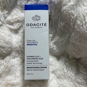 Brightening Serum - Blue and White